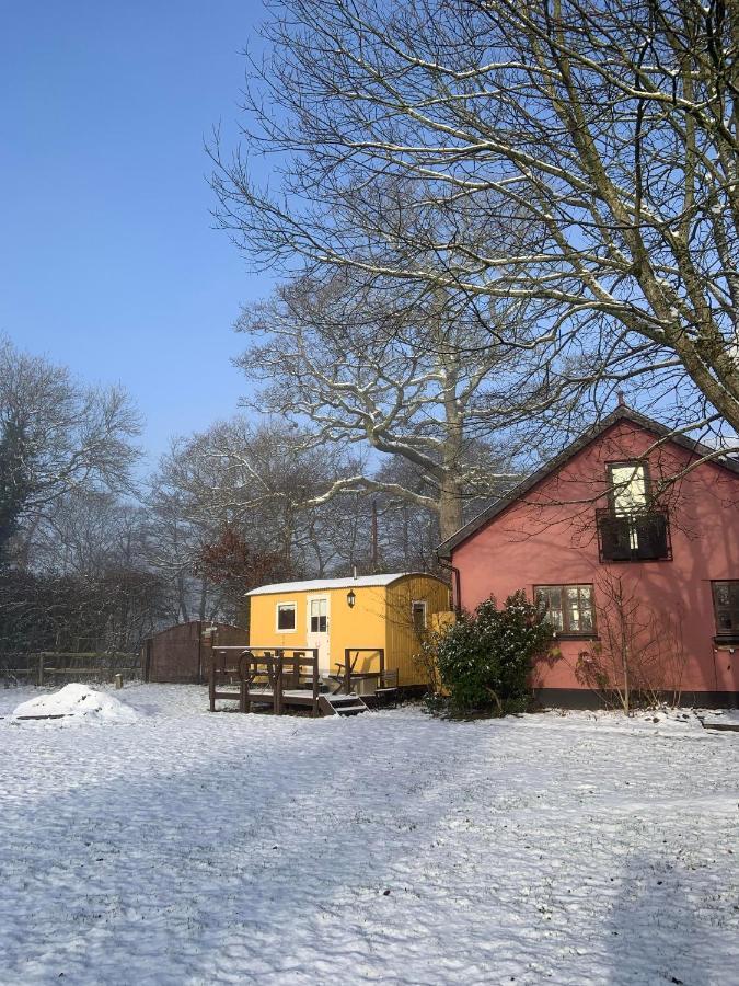 The Hideaway At Duffryn Mawr Self Catering Cottages Cowbridge Exterior photo